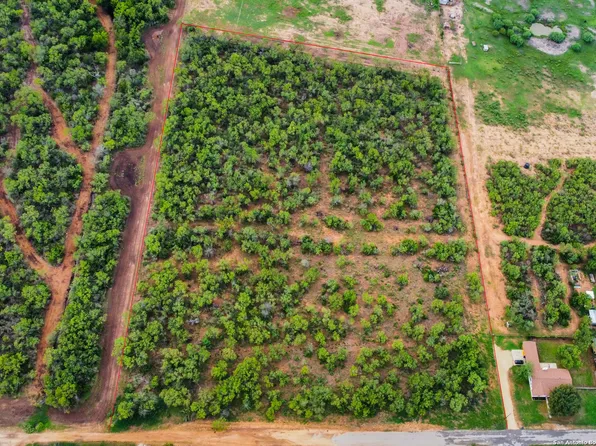 307 Bluebonnet LOT A0714, Devine, TX 78016