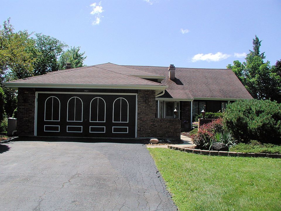 1st image of 1921 Gigi Ln