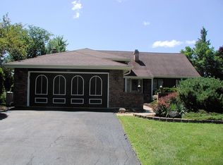 1921 Gigi Ln, Darien, IL 60561