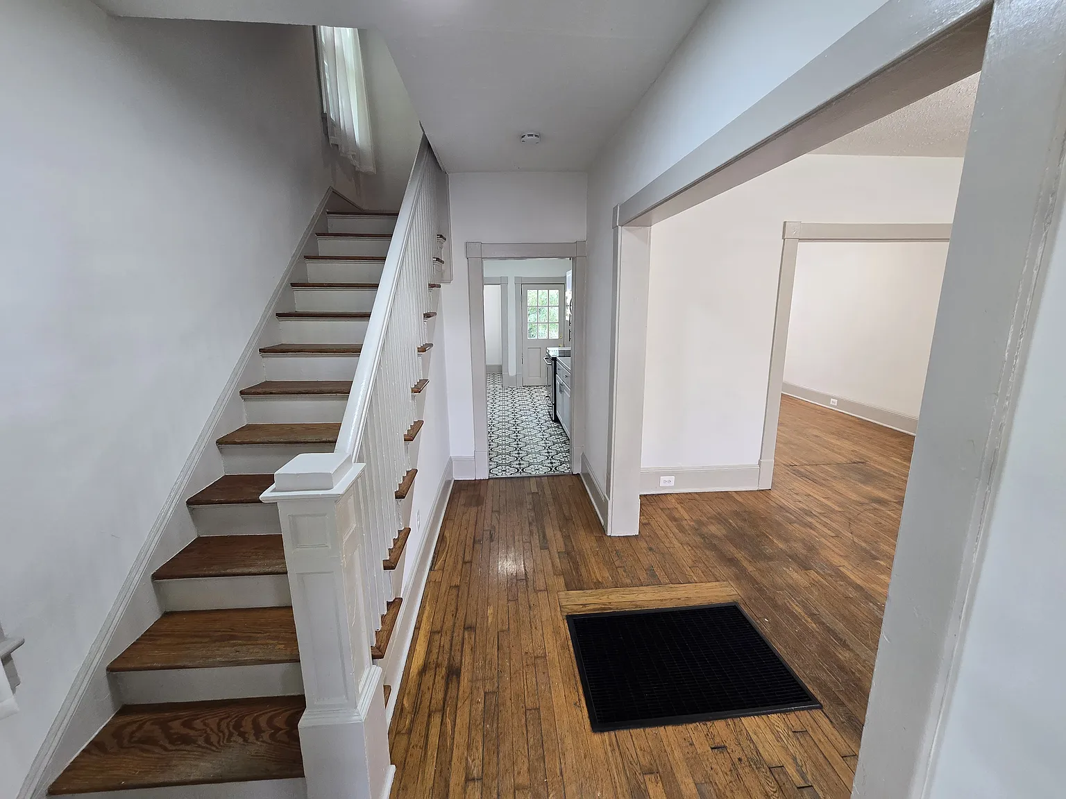 3 bed, 1670 sqft, $1,995 — Photo 2