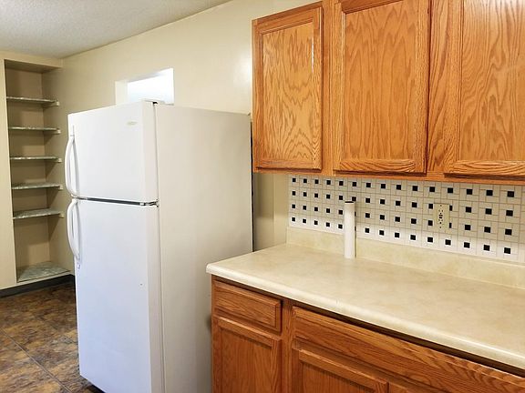5th image of 1020 S Pleasant St APT D