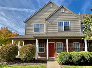 566 Clayton Cir, Sycamore, IL 60178