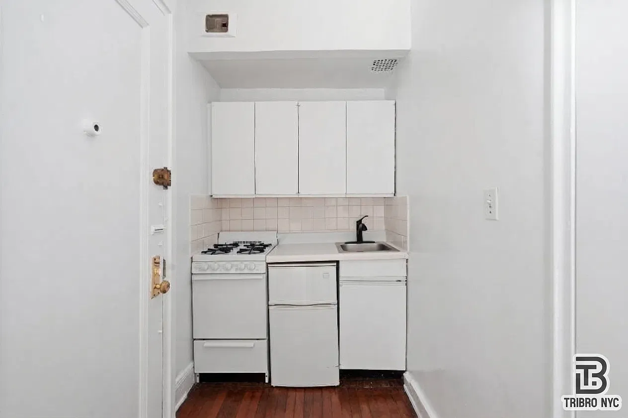 802 Lafayette Avenue — Photo 2