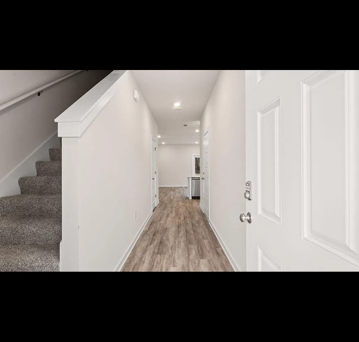 3 bed, 1470 sqft, $2,250 — Photo 2
