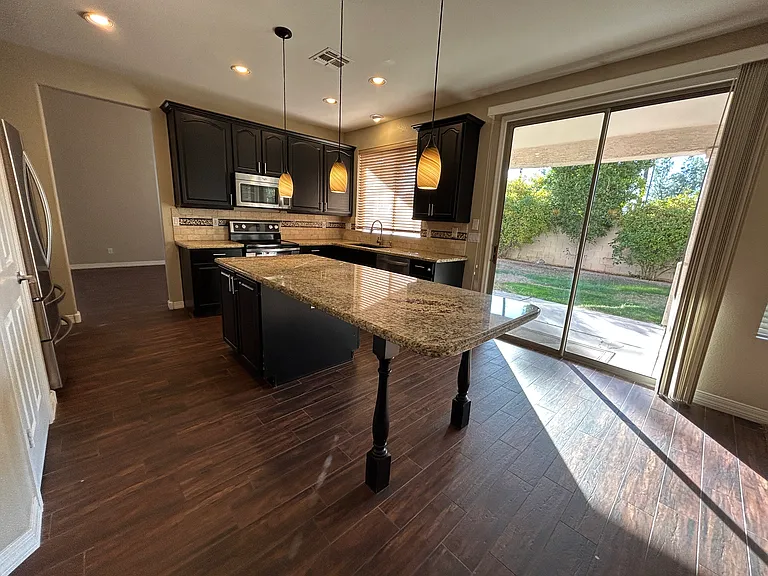 5163 W Village Dr — Photo 10
