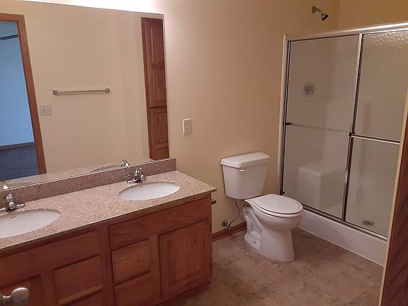 4th image of 9037 Leighton Ave