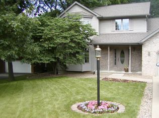 608 Holland Rd, Metamora, IL 61548