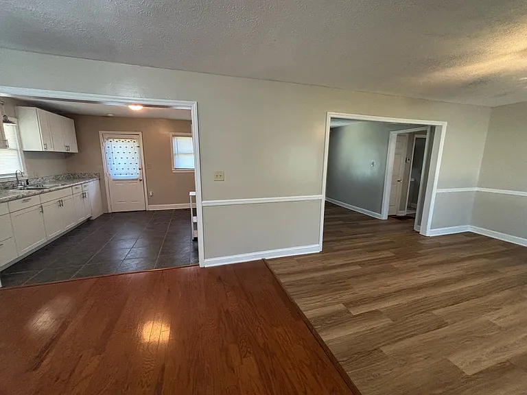 4937 Walnut Dr — Photo 6