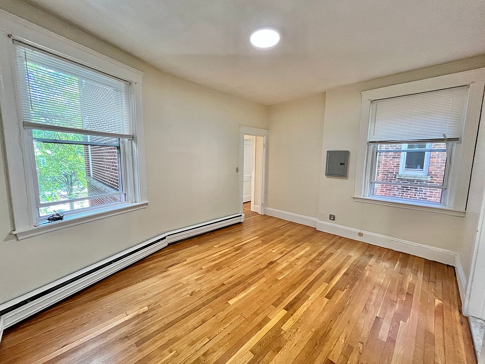 1st image of 1725 Commonwealth Ave APT 2
