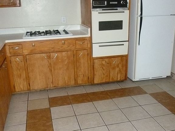 3rd image of 7421 N Teutonia Ave APT 4