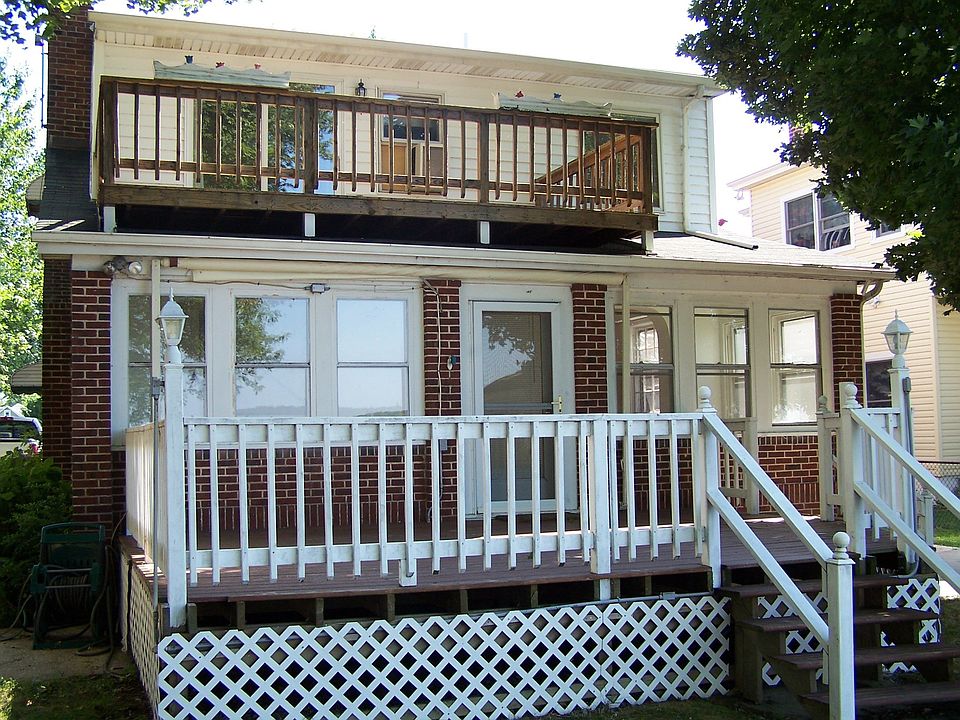 view from lake side (yard) 07