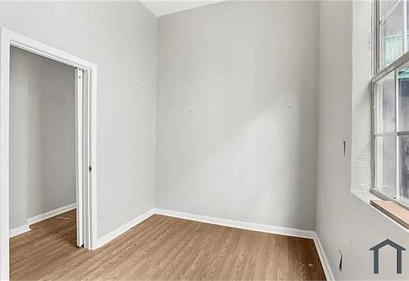 3rd image of 1721 Governor Nicholls St