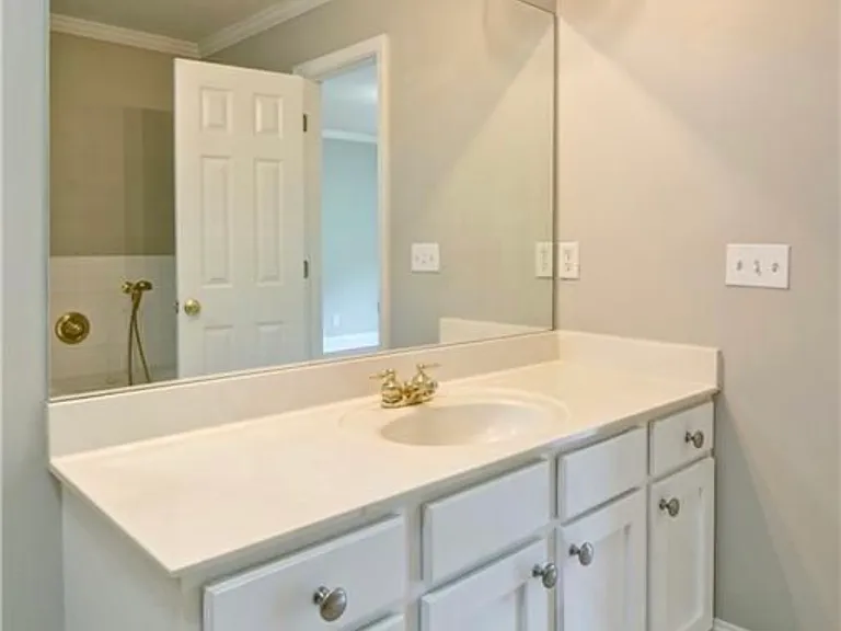542 Parkstone Ln — Photo 18
