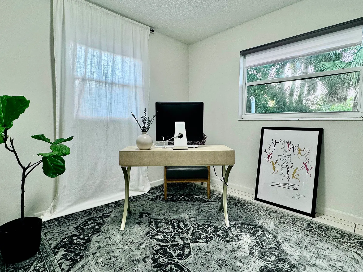 2 bed, 924 sqft, $1,900 — Photo 1