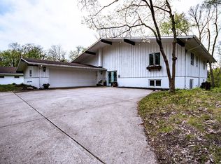 56105 Barbarrah Dr, Bristol, IN 46507