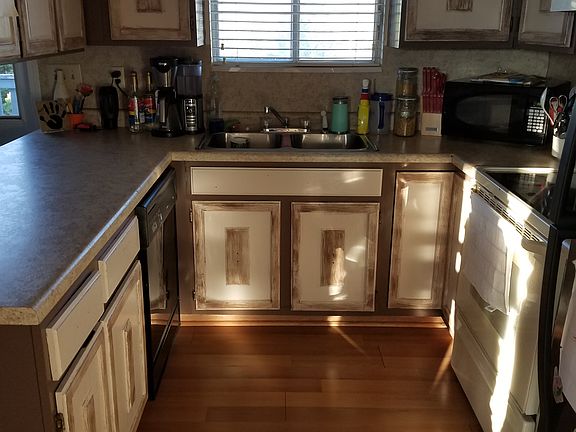 2nd image of 1130 Canyon Rd