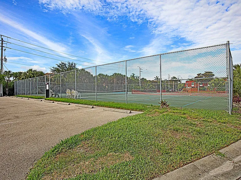 11921 Seabreeze Cove Ln — Photo 51