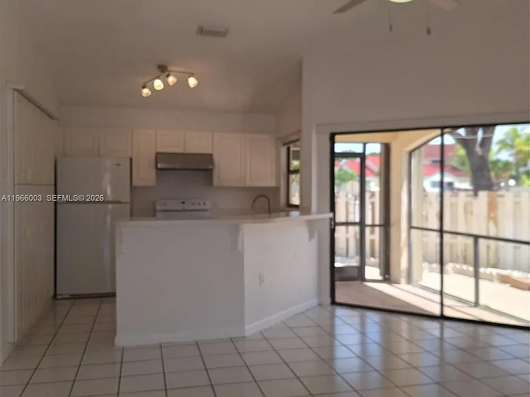 3214 San Remo Cir — Photo 5