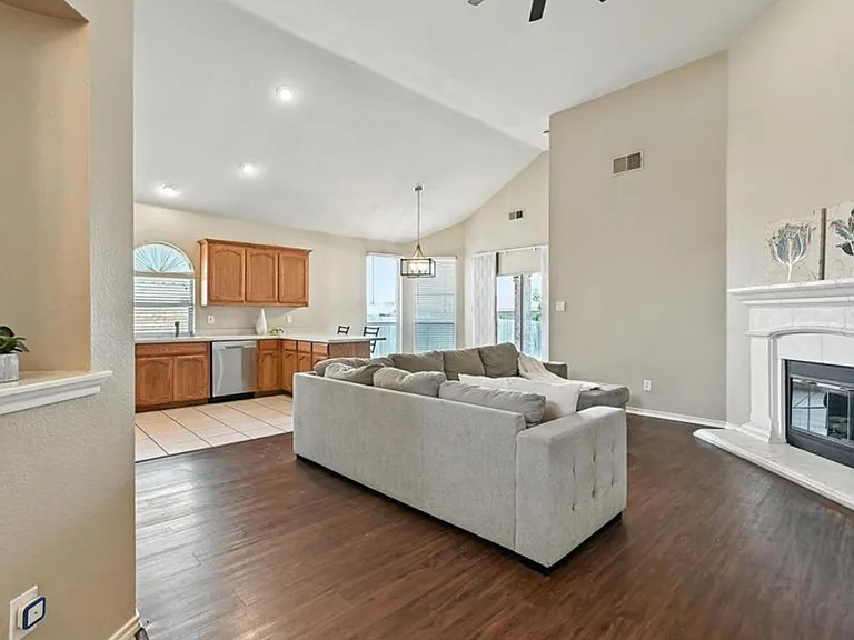 12500 Cottageville Ln — Photo 4