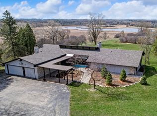 346 Sutton Rd, Barrington Hills, IL 60010