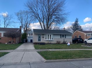 31064 Geraldine St, Westland, MI 48185