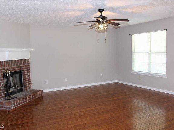 5th image of 106 Bradford Pl