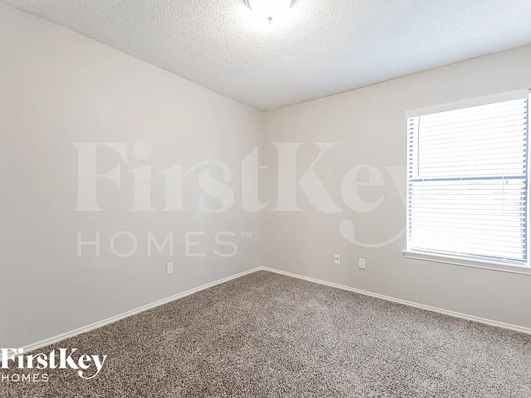 701 Long Hill Ct — Photo 13