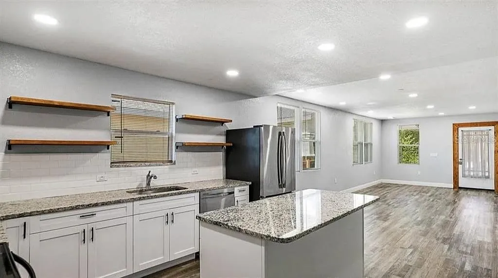 1 bed, 1.0 bath, 432 sqft, $2,995 — Photo 4