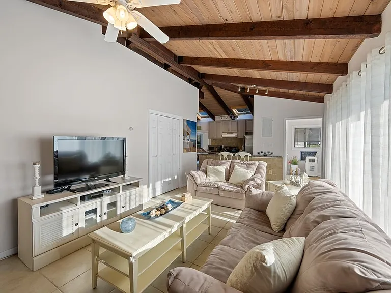 34 Beach Plum Rd — Photo 8