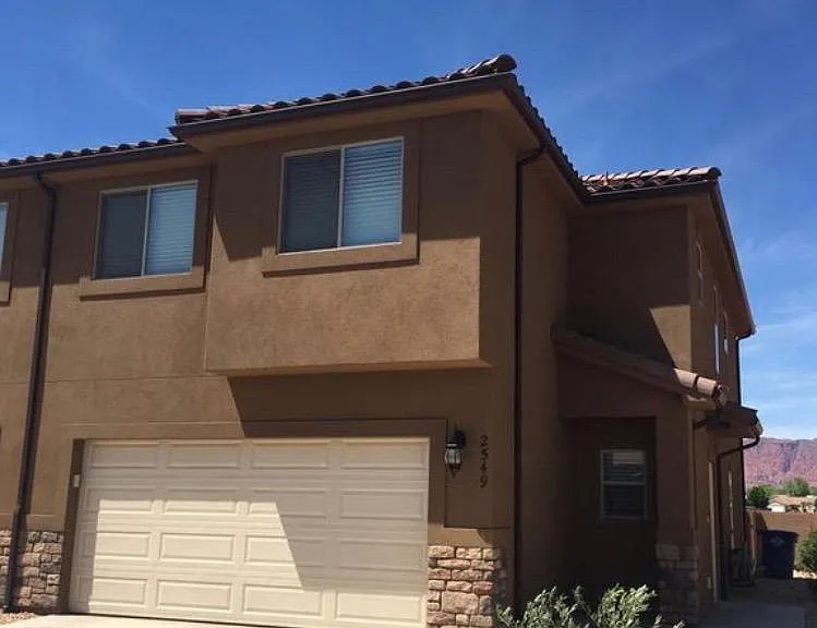 2501 Bella Vista Dr — Photo 1