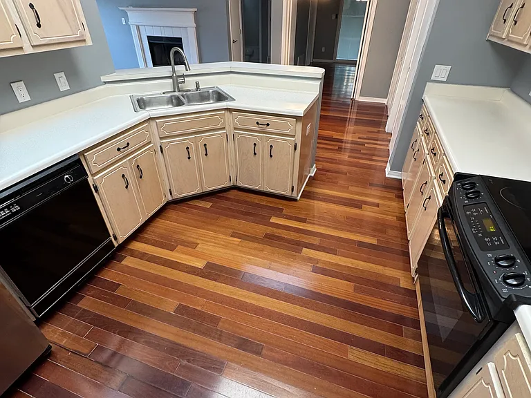 2074 Cambridge Cir — Photo 16