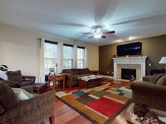 4th image of 1580 Sandstone Ct W