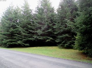 Sunny Loop Ln, Bandon, OR 97411