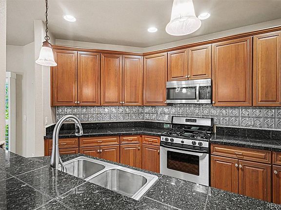 4th image of 540 Wenlock Court