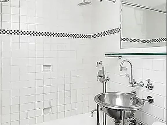 3rd image of 237 Madison Ave #804