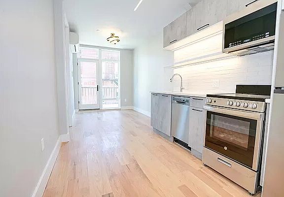 3rd image of 13 Jefferson St #2
