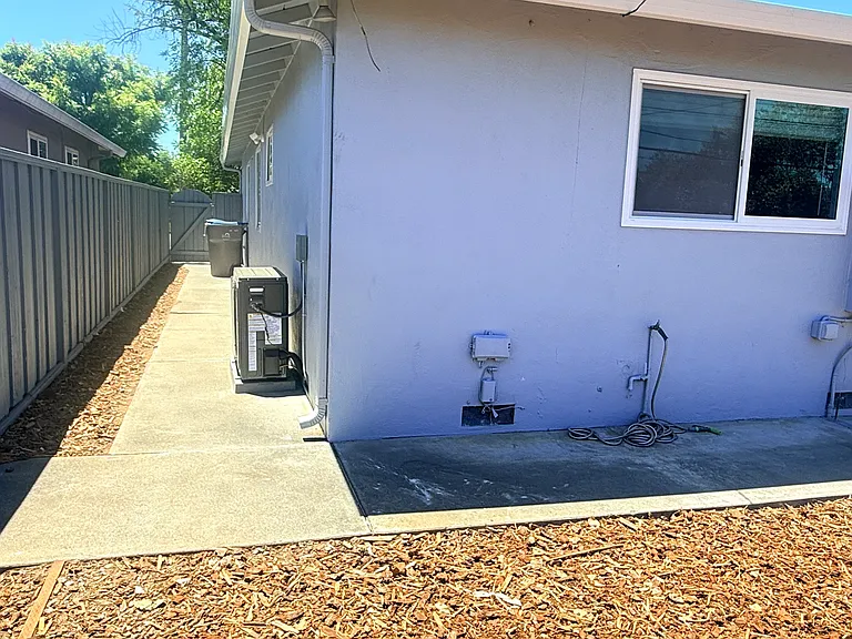 2790 Union Ave — Photo 15