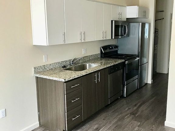 4th image of 6811 NE Grand Ave #401