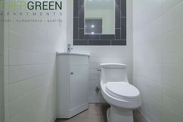 Rented by Evergreen Apartments BK | media 23