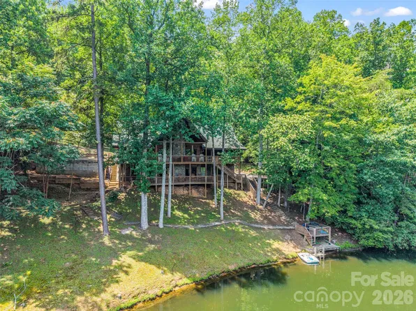 446 Rainbow Cir, Lake Lure, NC 28746