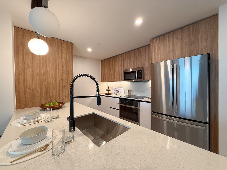 1st image of 185 SW 7th St APT 3212