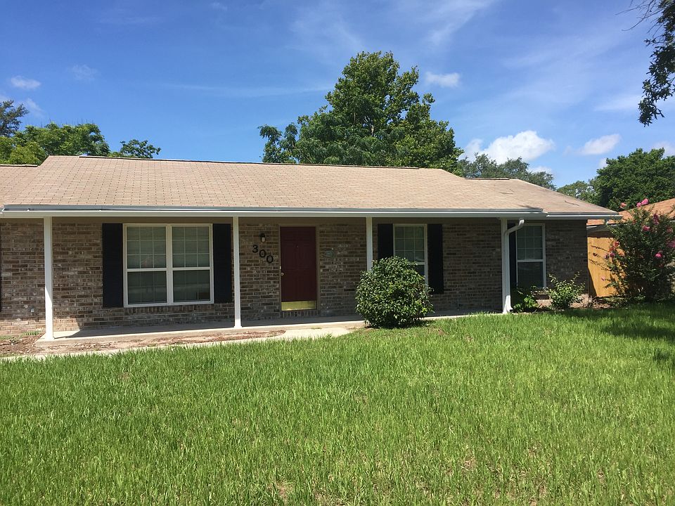 1st image of 300 Dillon Dr