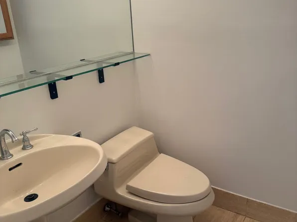 255 East 49th Street image 12 of 14