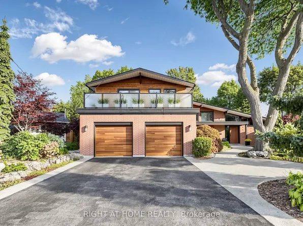 4 Grovetree Rd, Toronto, ON M9V 2Y2