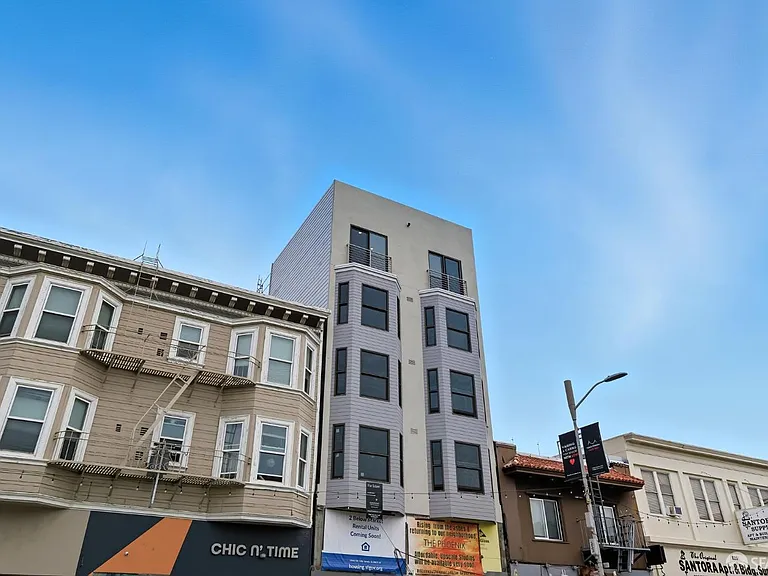 811 Valencia St #404 — Photo 16