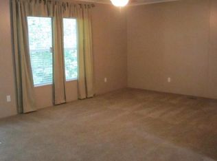 5811 Laurel Ln, Buford, GA 30518
