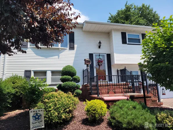 62 Pinho Ave, Carteret, NJ 07008