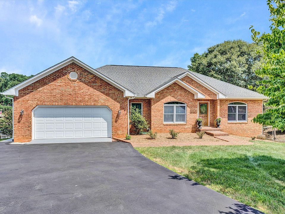 1st image of 559 Boxwoodgreen Dr