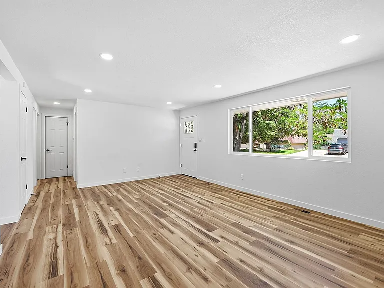 23 University Dr — Photo 10