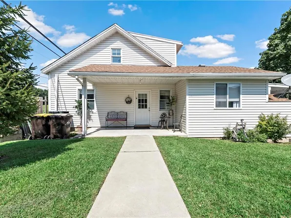 284 Moorestown Dr, Bath, PA 18014